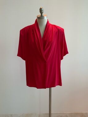 Lovely Red Draped V-Neck Short Sleeve Women's Top Sz 14